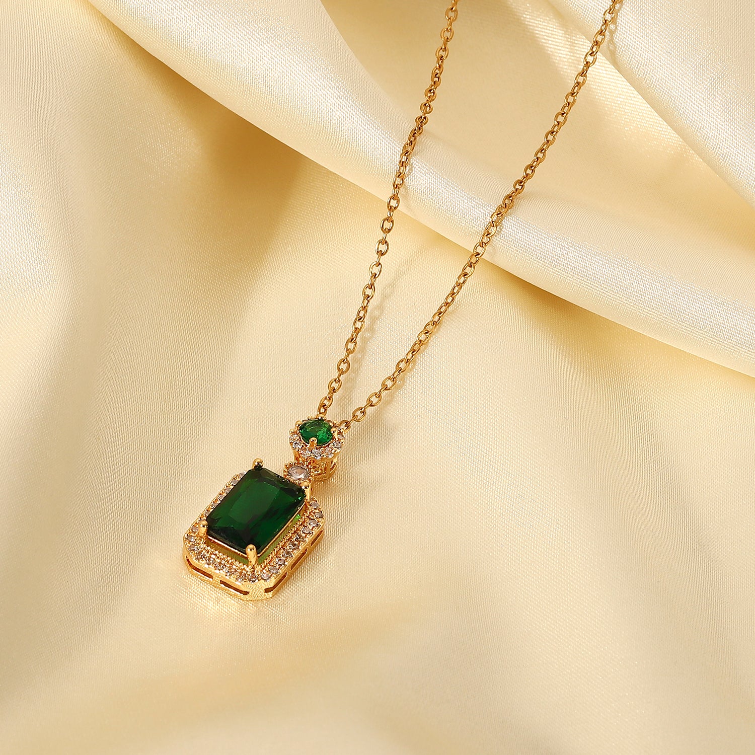 Esmeralda Gold Emerald Zircon Pendant Necklace Stainless Steel Non Tarnish Unbranded