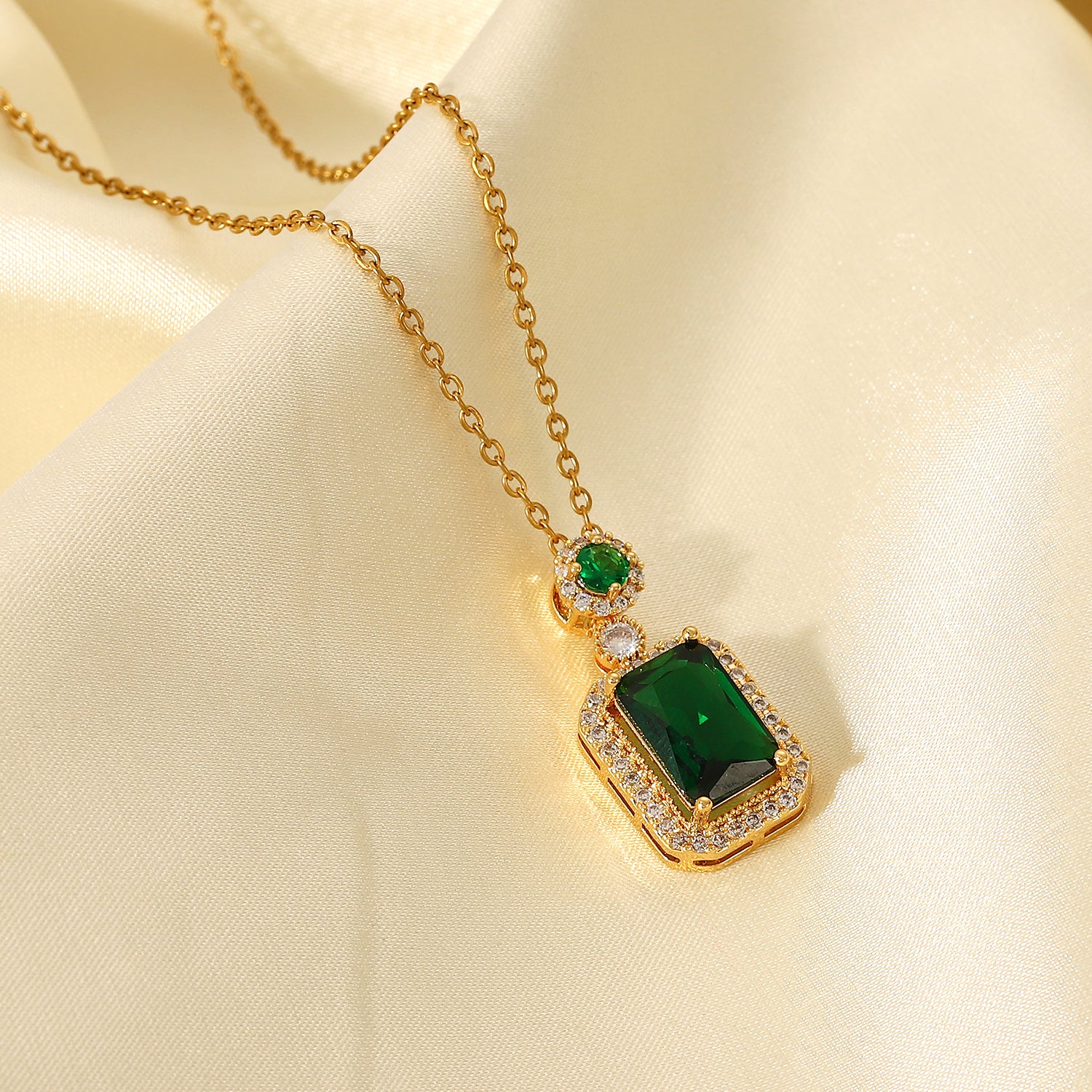 Esmeralda Gold Emerald Zircon Pendant Necklace Stainless Steel Non Tarnish Unbranded