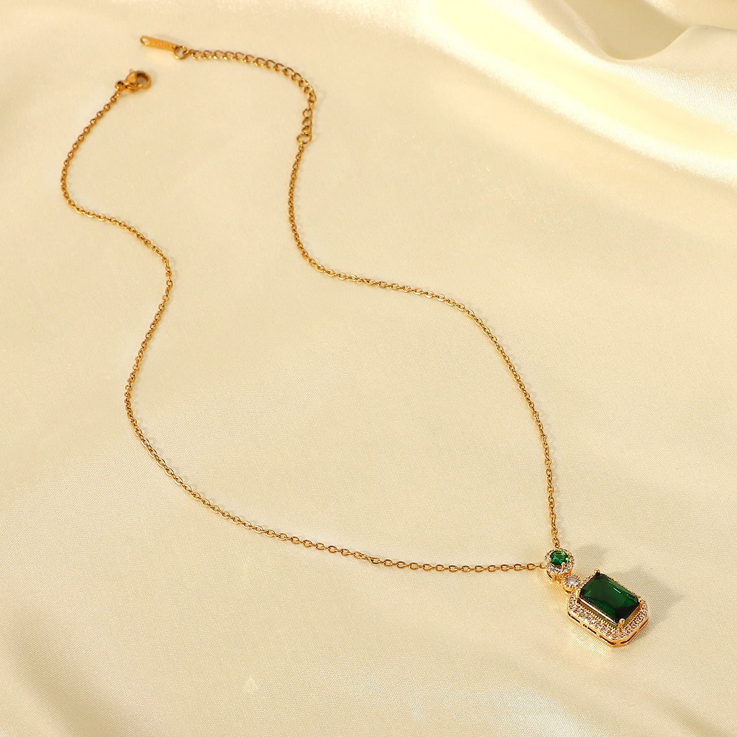 Esmeralda Gold Emerald Zircon Pendant Necklace Stainless Steel Non Tarnish Unbranded