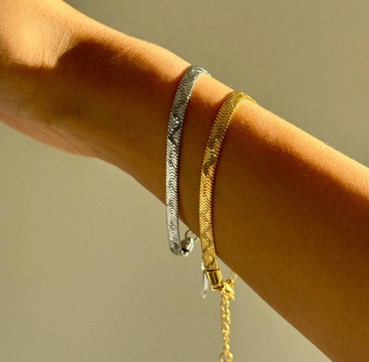 Wave Snake Chain Bracelet Stainless Steel Gold & Silver Non Tarnish Unbranded