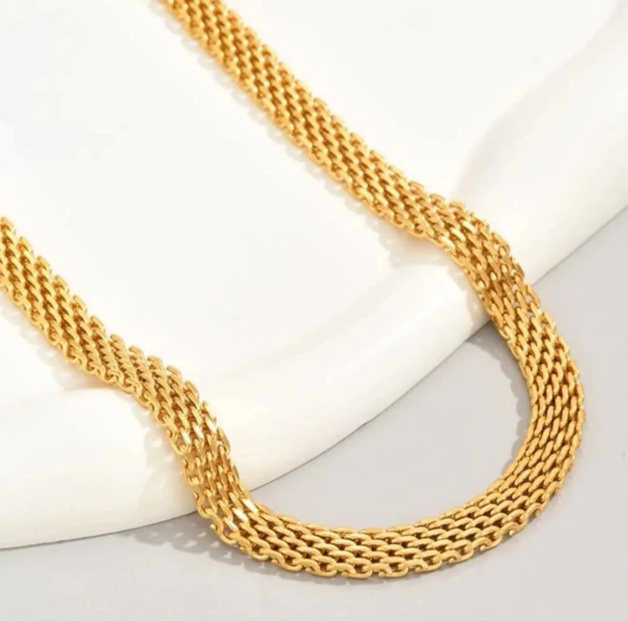 Sienna Gold Chain Necklace Stainless Steel Non Tarnish Unbranded