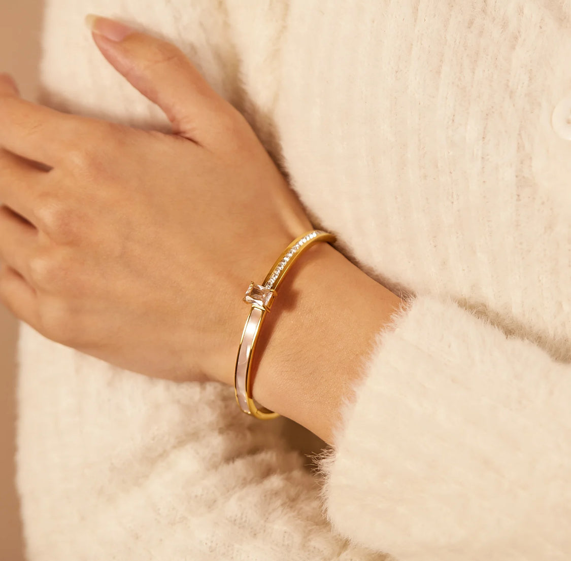 Safaanah Pearl Gold Bangle Stainless Steel Non Tarnish Unbranded