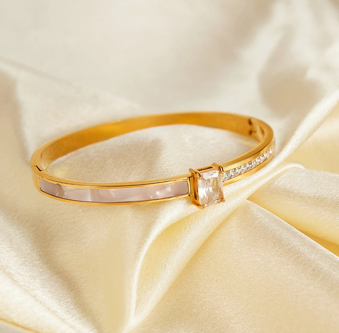 Safaanah Pearl Gold Bangle Stainless Steel Non Tarnish Unbranded
