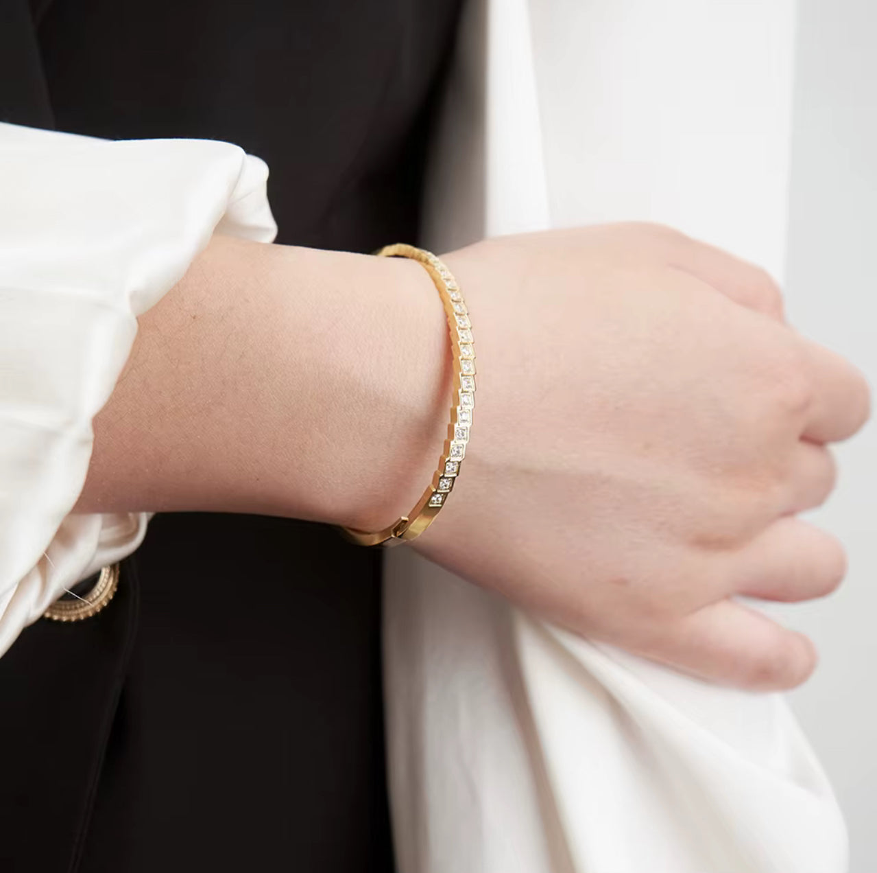 Honey Gold Bangle Non Tarnish Unbranded