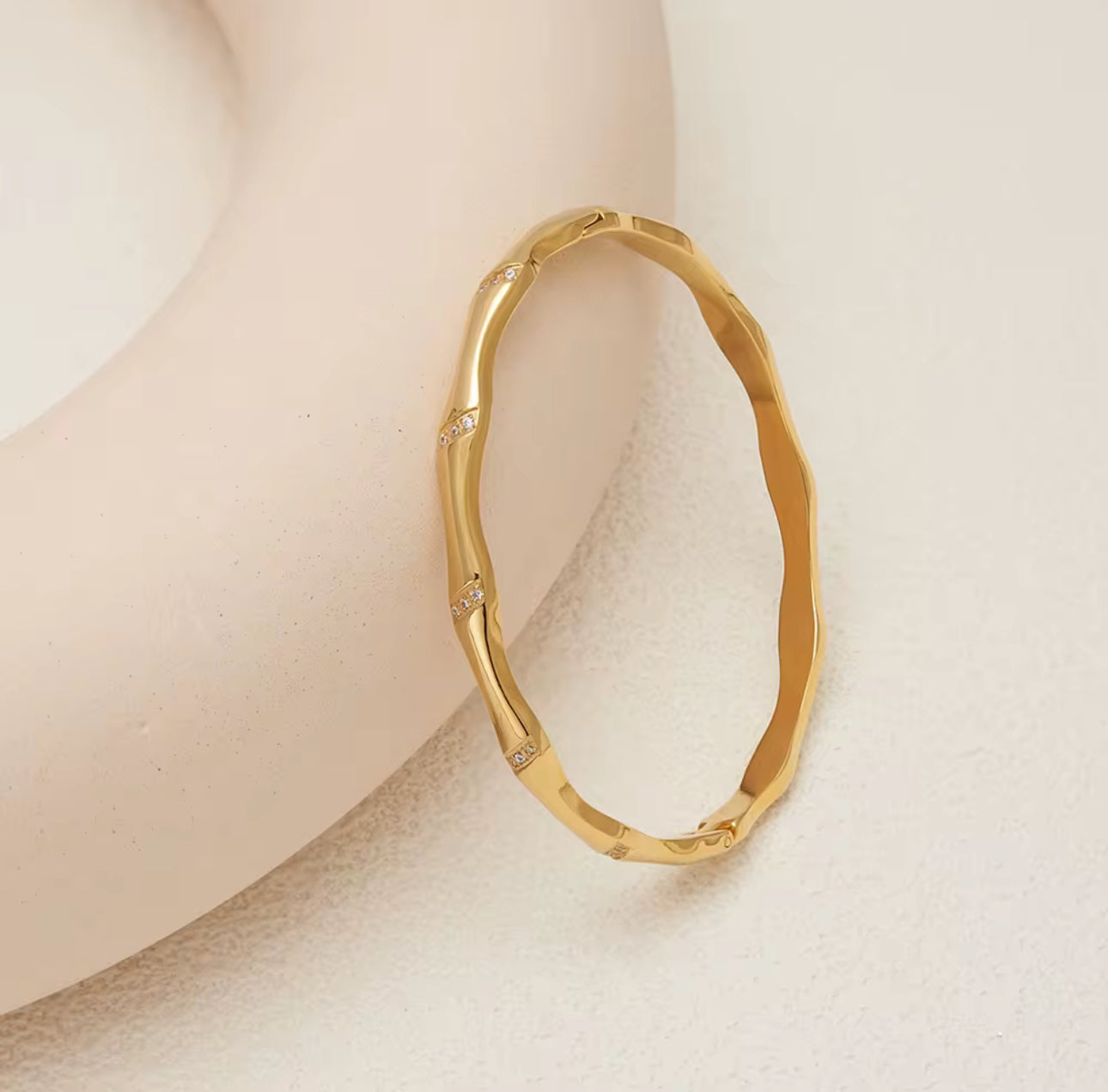 Bamboo Stone Gold Bangle - Non Tarnish Unbranded