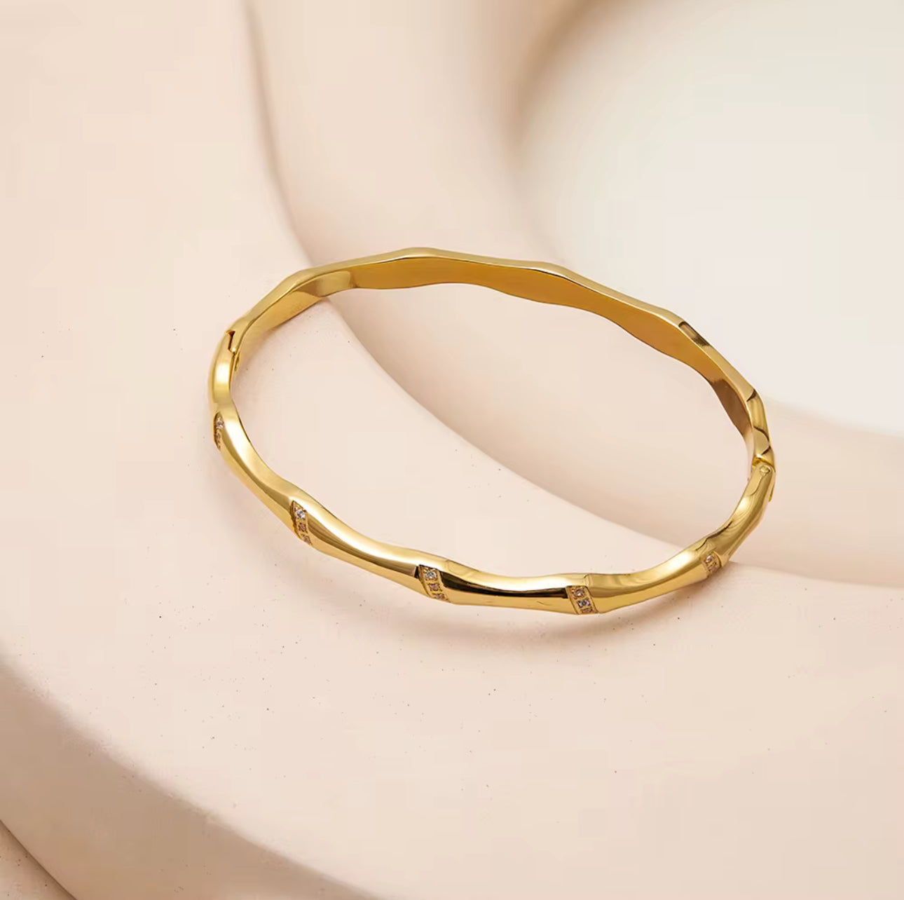 Bamboo Stone Gold Bangle - Non Tarnish Unbranded