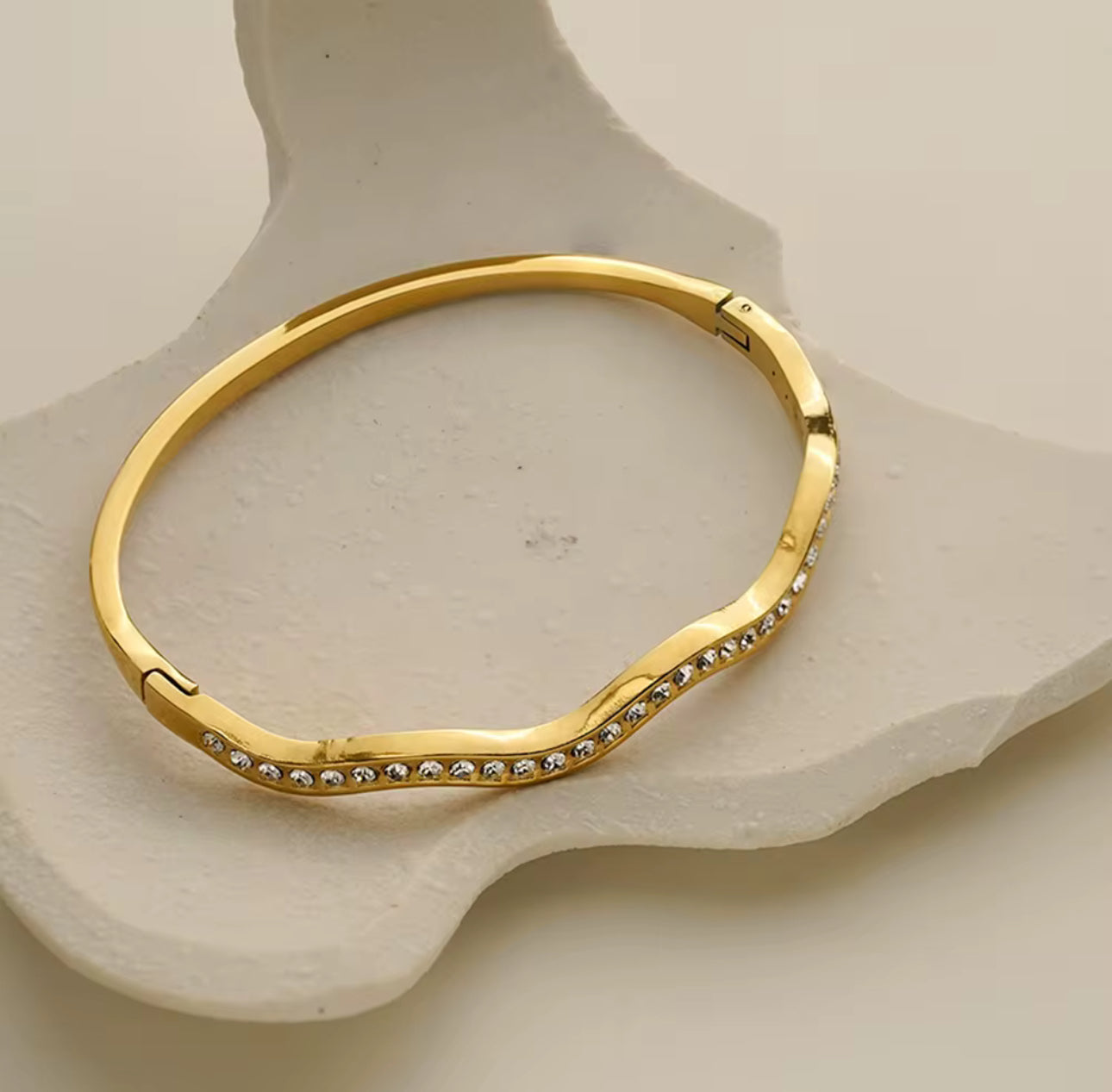 Wave Stone Gold Bangle Non Tarnish Unbranded