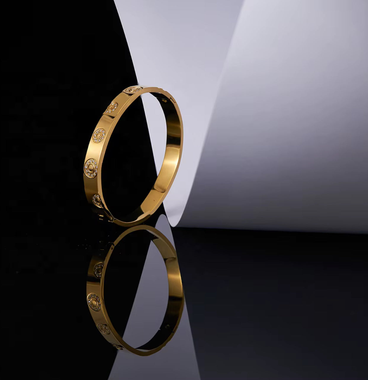 Halo Gold Bangle Non Tarnish Unbranded