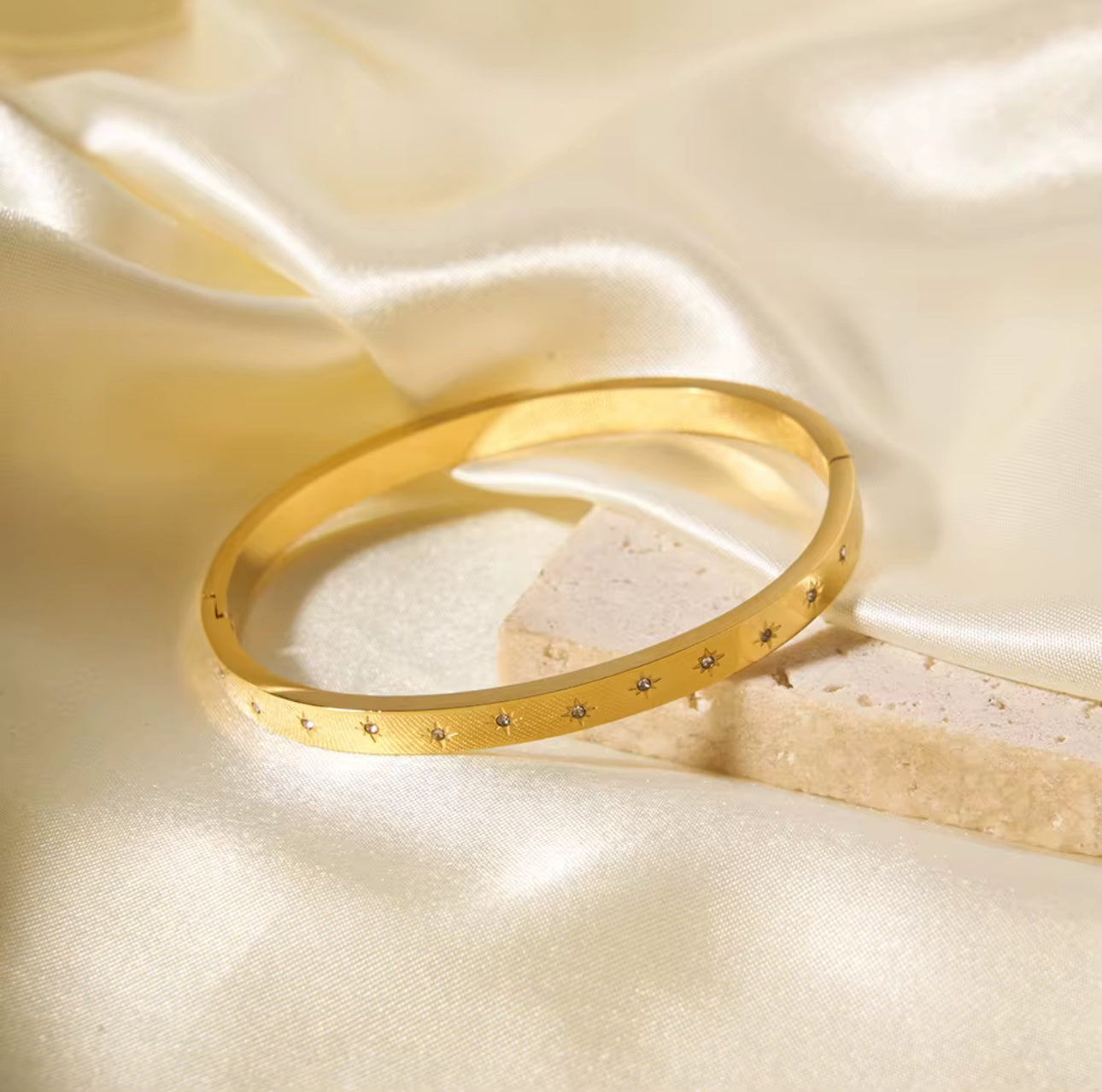 Skylar Star Bangle Non Tarnish Unbranded