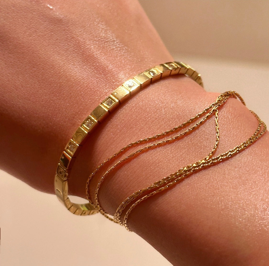 Dainty 5 Strand Gold Bracelet Stainless Steel Non Tarnish Unbranded