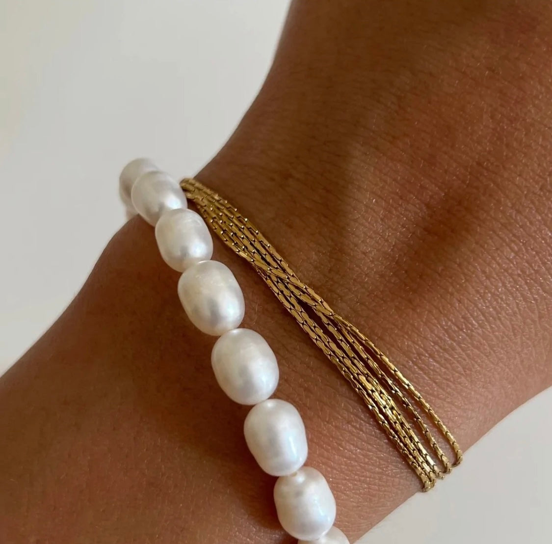Dainty 5 Strand Gold Bracelet Stainless Steel Non Tarnish Unbranded